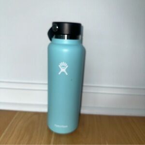 Hydro Flask Water Bottle 40 oz Light Blue
